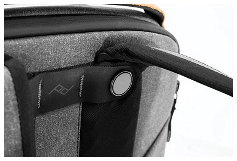Load image into Gallery viewer, Peak Design Everyday Backpack 20l Everyday Backpack 20l Charcoal Camera Accessories
