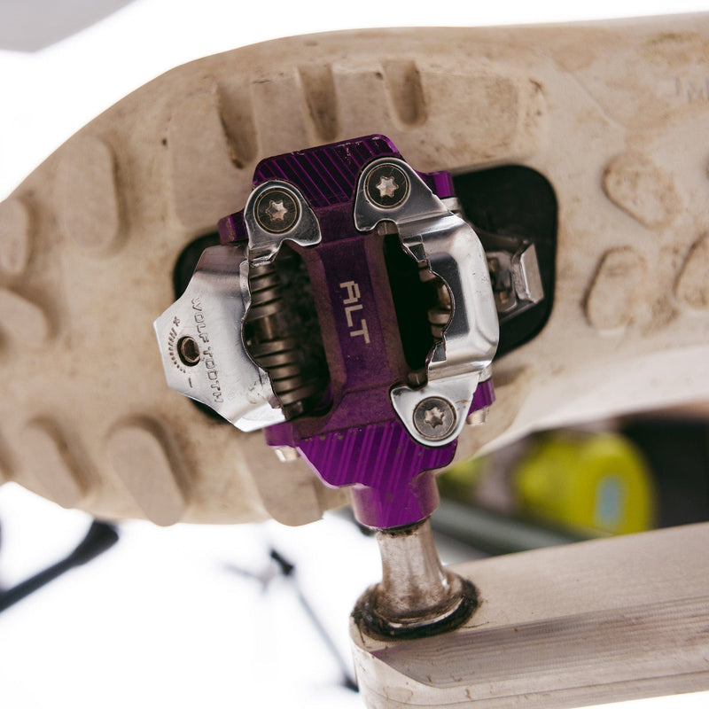 Load image into Gallery viewer, Wolf Tooth ALT XC Performance Clipless Pedals - Dual Sided Clipless, Alloy, 9/16", Red, Pair, Shimano SPD

