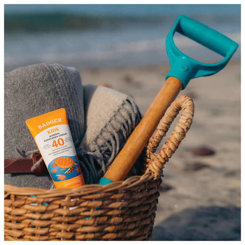 Load image into Gallery viewer, Badger Kid's Clear Sunscreen SPF 40 - 2.9 oz - Safe and Effective Protection for Kids
