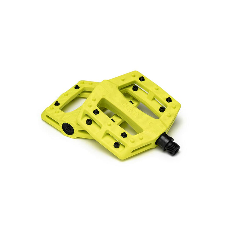 Load image into Gallery viewer, Eclat Contra Platform Pedals, Body: Nylon, Spindle: Cr-Mo, 9/16&#39;&#39;, Yellow, Pair
