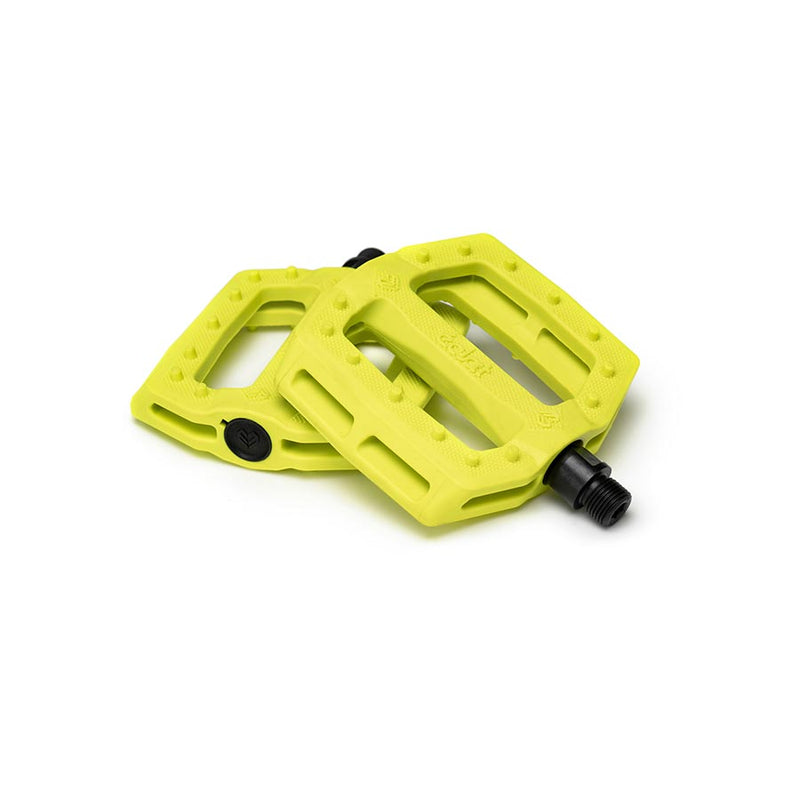 Load image into Gallery viewer, Eclat Slash Platform Pedals Body: Nylon, Spindle: Cr-Mo, 9/16'', Yellow, Pair
