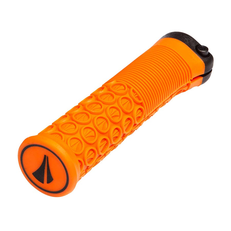 Load image into Gallery viewer, SDG-Components-Thrice-31-Grips-Single-locking-136mm-Bicycle-Grips
