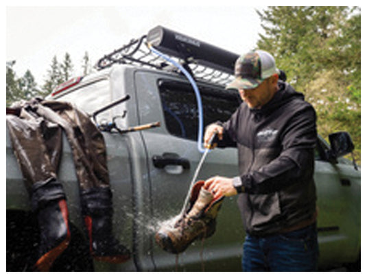 Yakima Roadshower 4g: Portable Pressurized Water Tank for On-the-Go Adventures