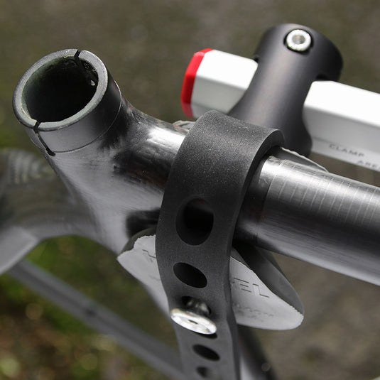Silca Hirobel Frame Clamp Holds your carbon fiber or aero frame in soft cradles so you don't have to clamp it directly