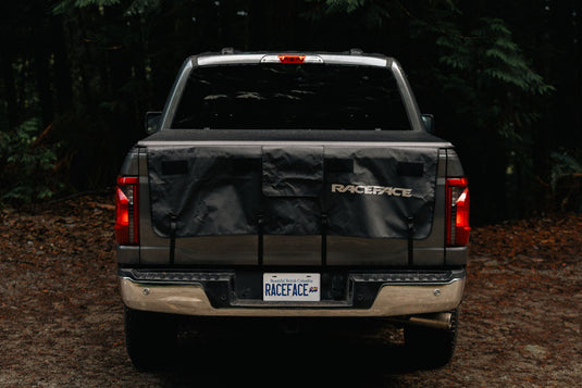 Race Face Stash Tailgate Pad, Mid-Size Truck, Black