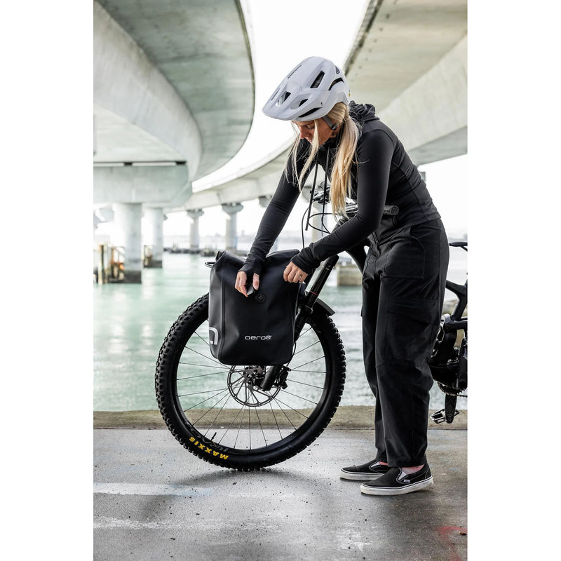 Load image into Gallery viewer, Aeroe Urban Pannier Bag, 14 Liter, Black
