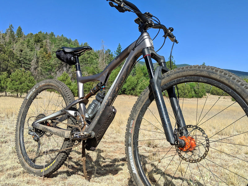 Load image into Gallery viewer, Wolf Tooth Components B-RAD Pump Bag Black For Bike Frame Pumps
