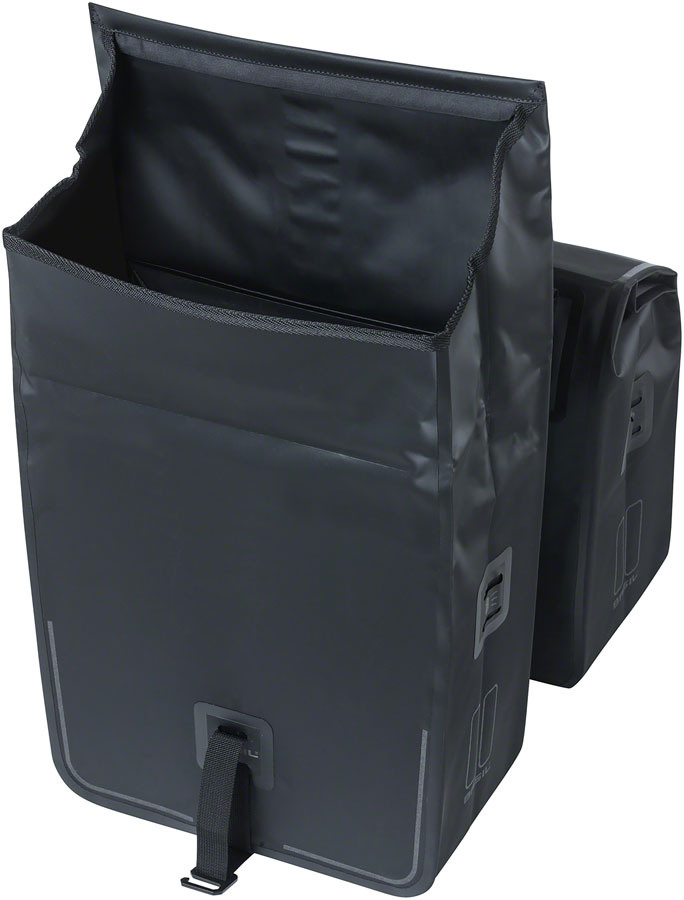 Load image into Gallery viewer, Basil Urban Dry Double Panner - 50L, Black
