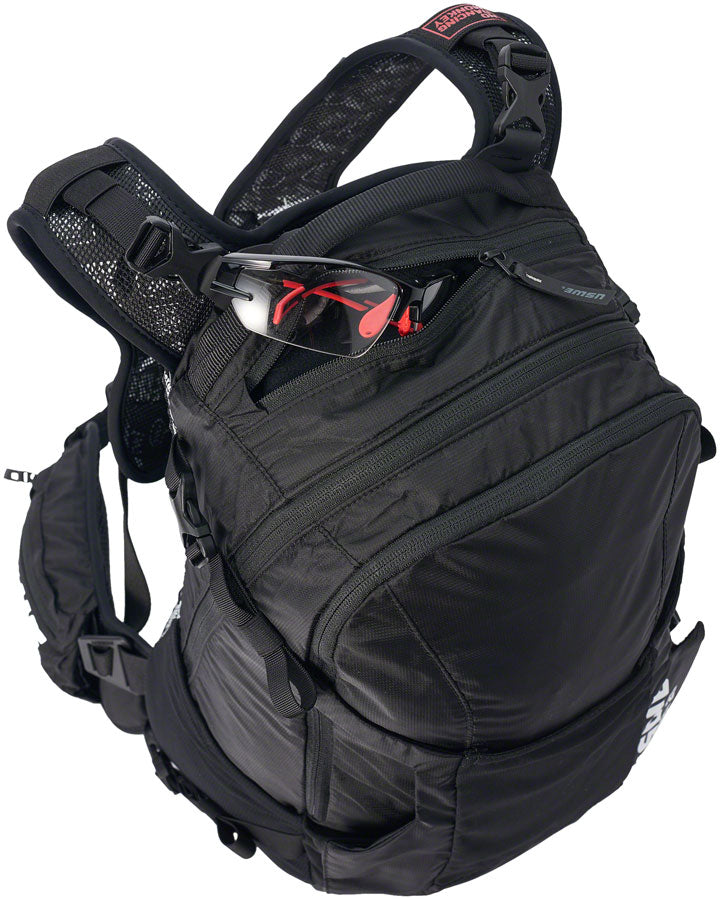 Load image into Gallery viewer, USWE Shred 25 Hydration Pack - Carbon Black

