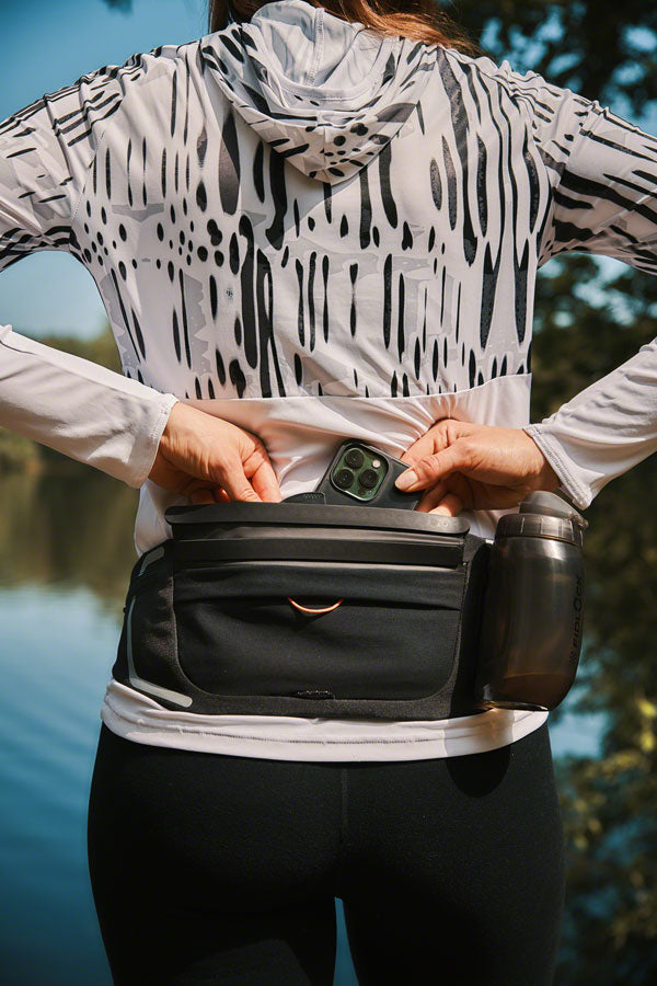 Load image into Gallery viewer, Fidlock Hip Belt Single Bottle Base - Black
