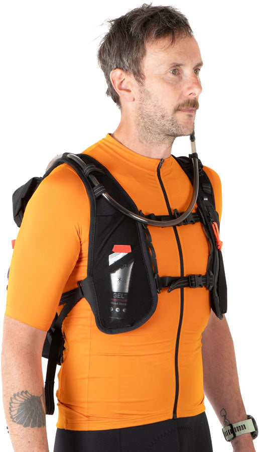 Load image into Gallery viewer, Restrap Rolltop HydrationVest - 14L, Black, Large/X-Large
