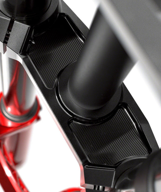 RockShox BoXXer Ultimate D1 Suspension Fork, 27.5'', DebonAir+ W/ButterCups, 200mm, 1-1/8'', 20x110mm Boost TA, Rake: