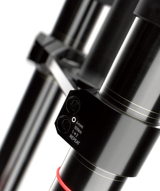 RockShox BoXXer Ultimate D1 Suspension Fork, 27.5'', DebonAir+ W/ButterCups, 200mm, 1-1/8'', 20x110mm Boost TA, Rake: