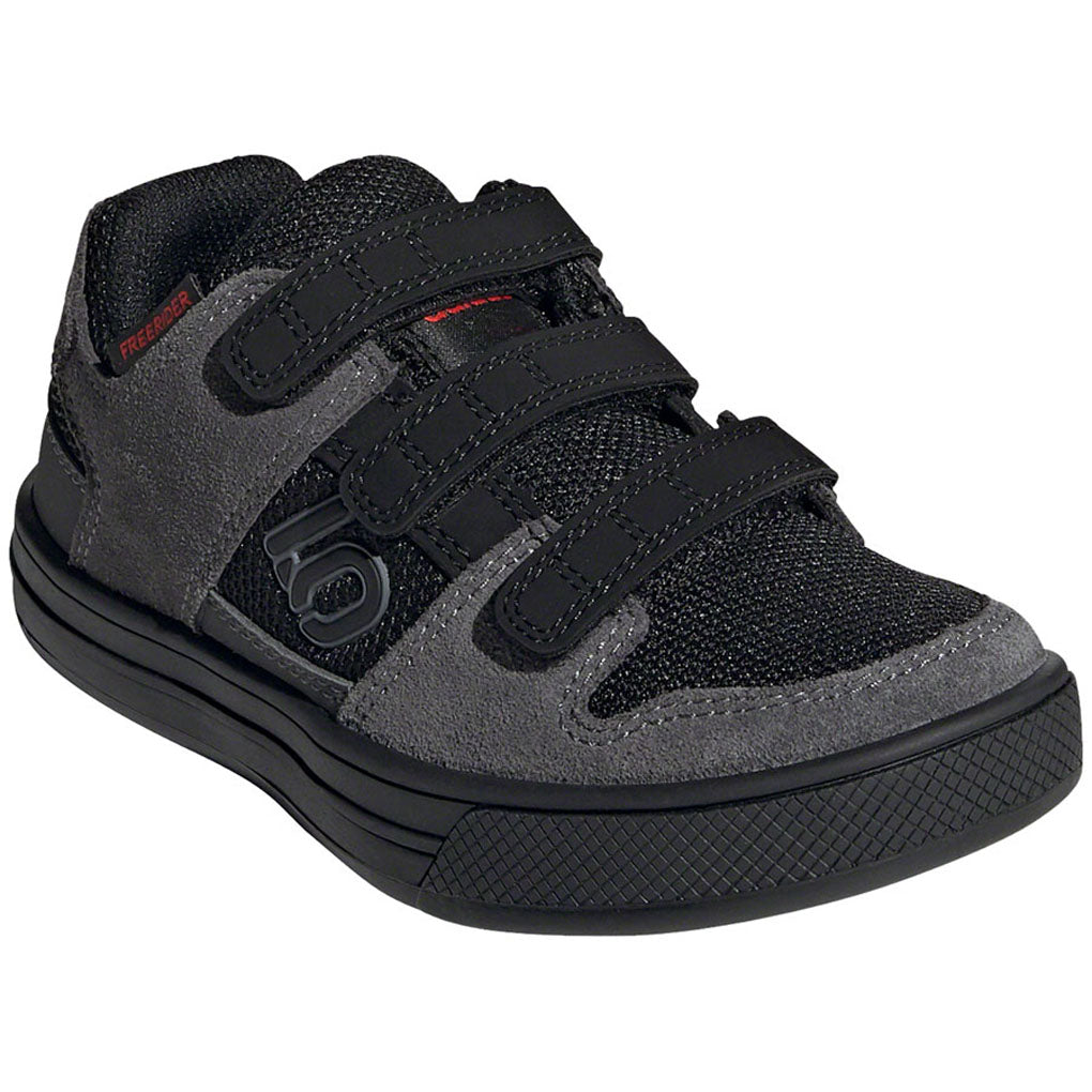 Five-Ten-Freerider-Kids-VCS-Flat-Shoe---Grey-Five-Core-Black-Grey-Four-4.5--Flat-Shoe-for-platform-pedals_FTSH1609