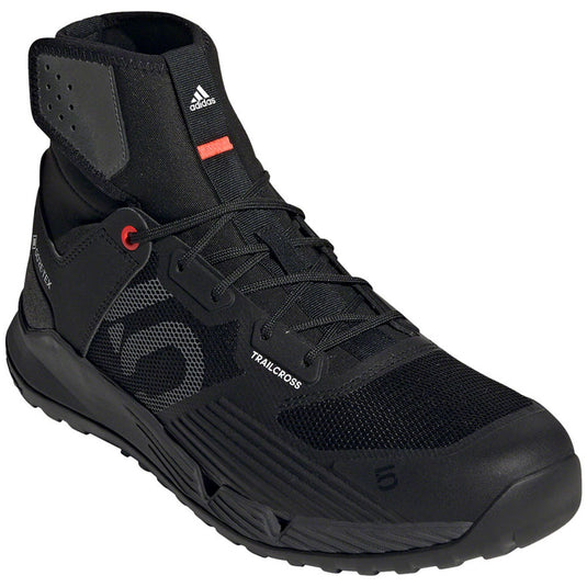 Five-Ten-Trailcross-GTX-Flat-Shoe---Men's--Core-Black---DGH-Solid-Grey---FTWR-White-13--Flat-Shoe-for-platform-pedals_FTSH1242