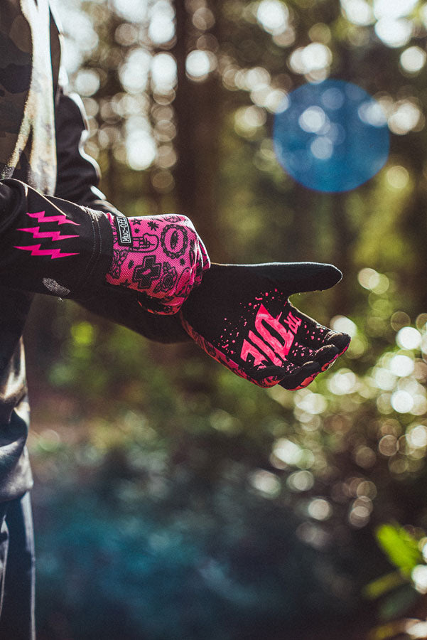 Load image into Gallery viewer, Muc-Off Summer Lightweight Mesh Rider Gloves - Pink , XSmall
