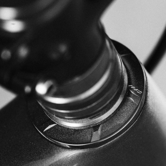 Wolf Tooth MK0 IS Headsets - Integrated Standard Upper IS41/28.6 7mm Stack Shadow Gray