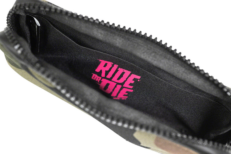 Load image into Gallery viewer, Muc-Off Essentials Case Inner Zip Pocket To Store Keys/Cash/Coins
