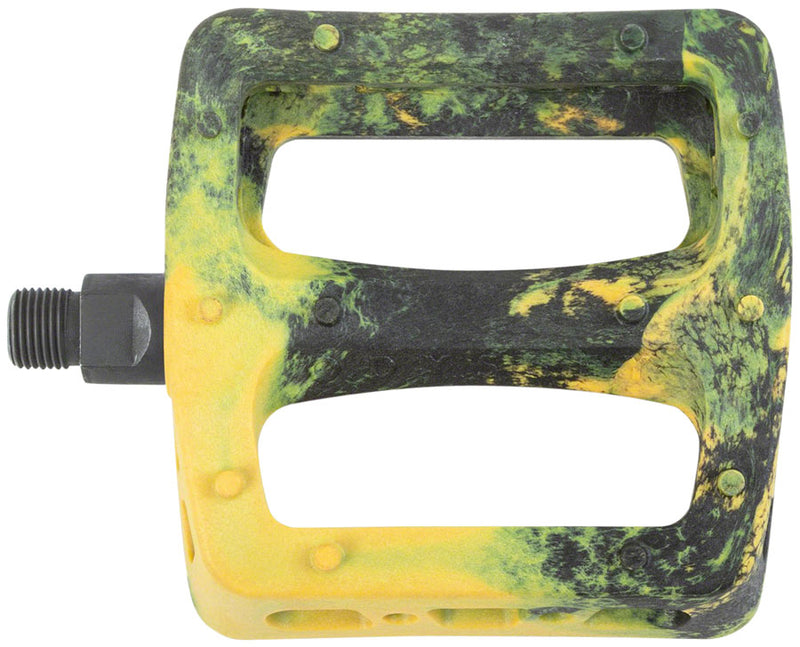 Load image into Gallery viewer, Odyssey Twisted Pro PC Pedals 9/16&quot; Chromoly Axle Nylon Body Molded Pins Yellow
