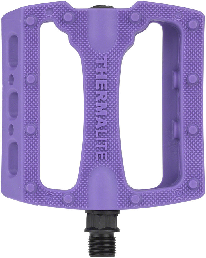 Load image into Gallery viewer, Stolen Thermalite Platform Pedals 9/16&quot; Nylon Composite 24 Molded Pins Lavender
