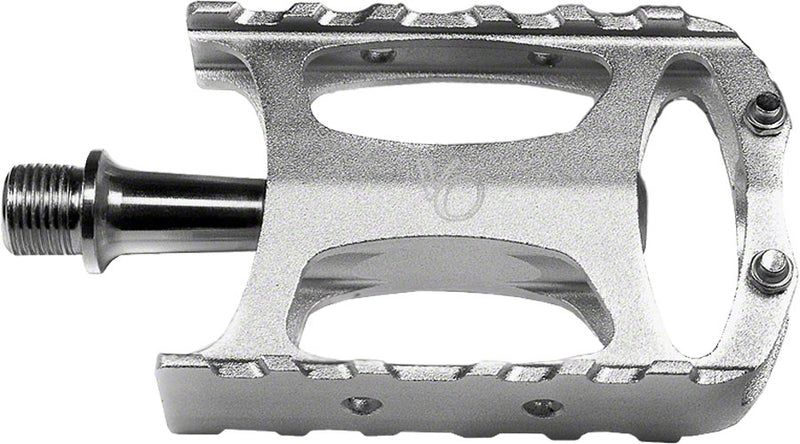 Load image into Gallery viewer, Velo Orange Touring Platform Pedals 9/16&quot; Aluminum Body Replaceable Pins Silver
