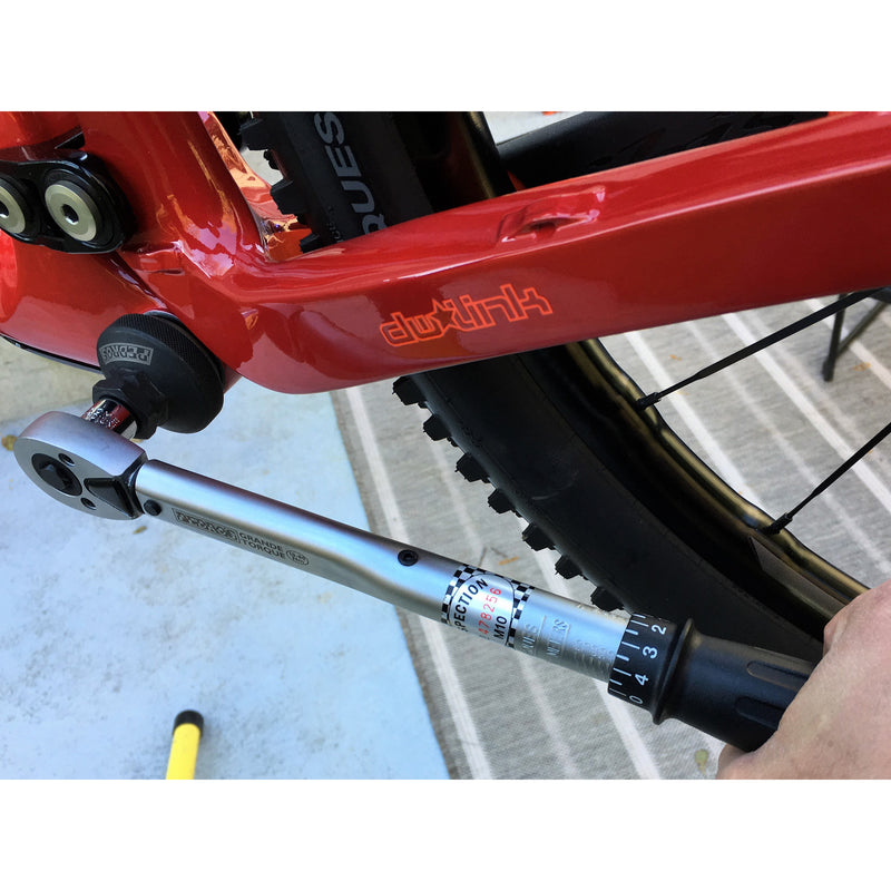 Load image into Gallery viewer, Pedro's External Bottom Bracket Socket Tool For 16-Notch External Bearing BB Cups
