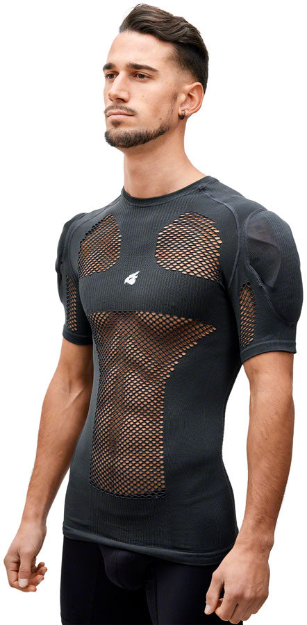 Load image into Gallery viewer, Bluegrass Seamless B and S D30 Body Armor - Black, Small/Medium
