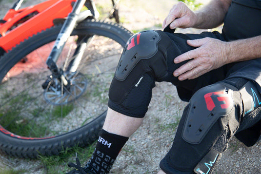 G-Form E-Line Knee Knee Guards, Black/Black, S, Pair