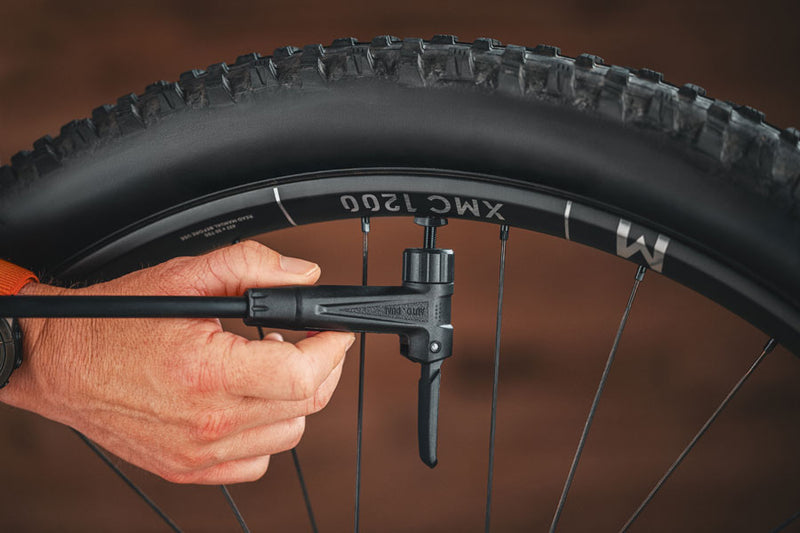 Load image into Gallery viewer, Feedback Sports Pneuma Compact Charger Floor Pump
