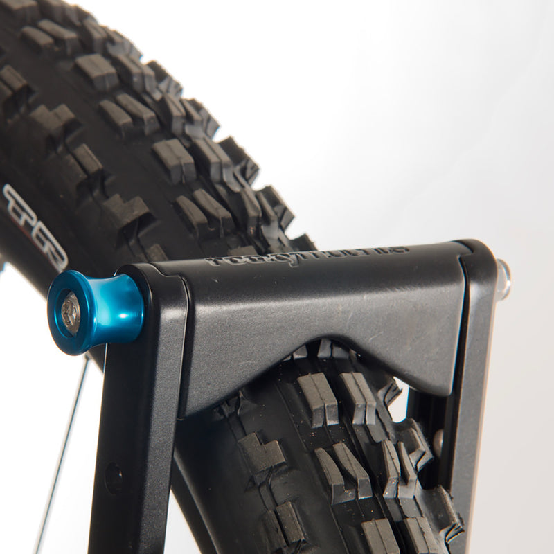 Load image into Gallery viewer, RockyMounts AfterParty Swing Away Platform Hitch Rack 2" Only
