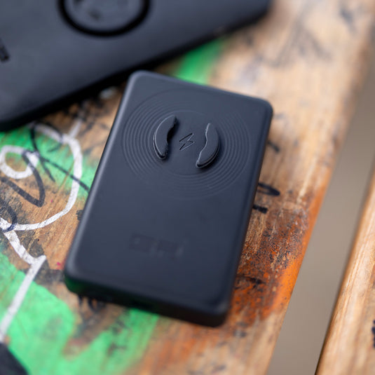 SP-Connect-Wireless-Phone-Chargers-Phone-Bag-and-Holder-PEBG0039