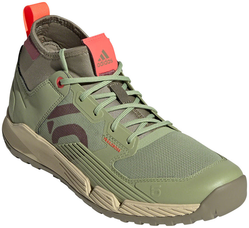 Load image into Gallery viewer, Five-Ten-Trailcross-XT-Flat-Shoes-Women's-Magic-Lime-Quiet-Crimson-Orbit-Green-Magic-Lime-Quiet-Crimson-Orbit-Gree-6.5-Flat-Pedal-Shoes
