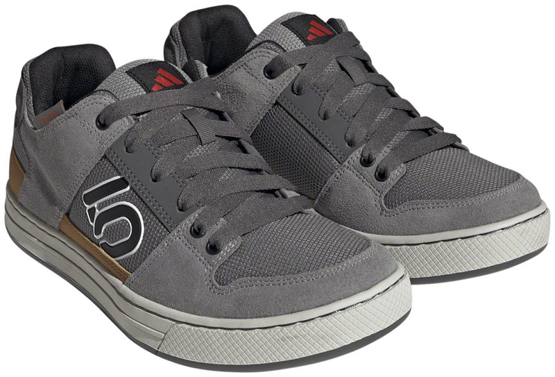 Load image into Gallery viewer, Five-Ten-Freerider-Flat-Shoes-Men's-Gray-Five-Gray-One-Bronze-Strata-Gray-Five-Gray-One-Bronze-Strata-11.5-Flat-Pedal-Shoes
