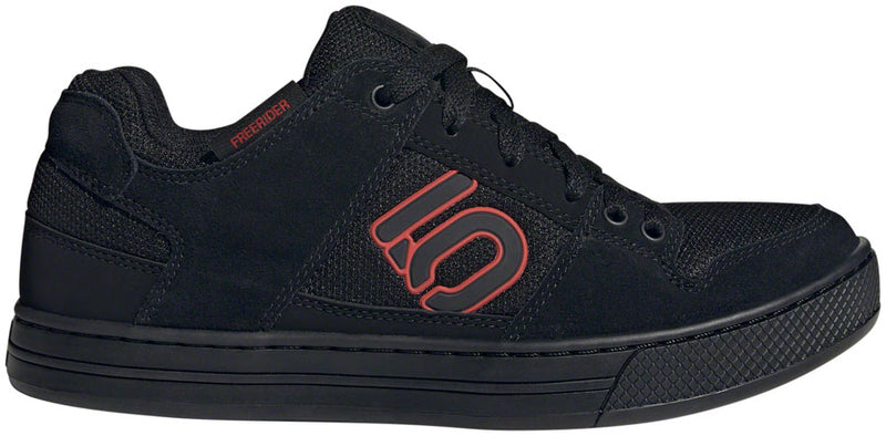 Load image into Gallery viewer, Five-Ten-Freerider-Flat-Shoes-Men's-Core-Black-Red-Gray-Five-Core-Black-Red-Gray-Five-8-Flat-Pedal-Shoes
