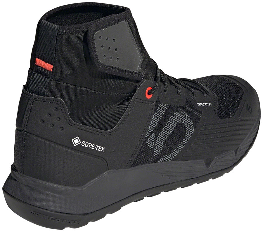 Five Ten Trailcross GTX Flat Shoes - Men's, Core Black / DGH Solid Gray / FTWR White, 9.5