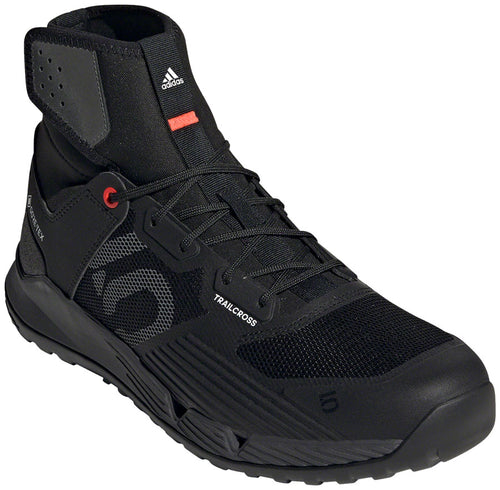 Five-Ten-Trailcross-GTX-Flat-Shoe---Men's--Core-Black---DGH-Solid-Grey---FTWR-White-13--Flat-Shoe-for-platform-pedals_FTSH1242