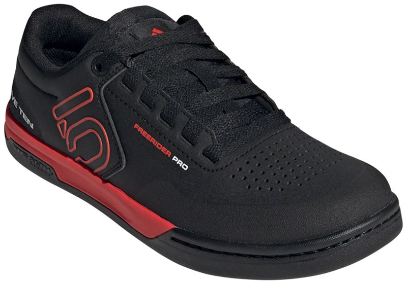Load image into Gallery viewer, Five-Ten-Freerider-Pro-Flat-Shoes-Men's-Core-Black-Core-Black-Cloud-White-Core-Black-Core-Black-Cloud-White-13-Flat-Pedal-Shoes

