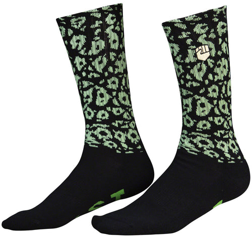 Fist-Handwear--Medium-Croc-Crew-Sock_SOCK0699