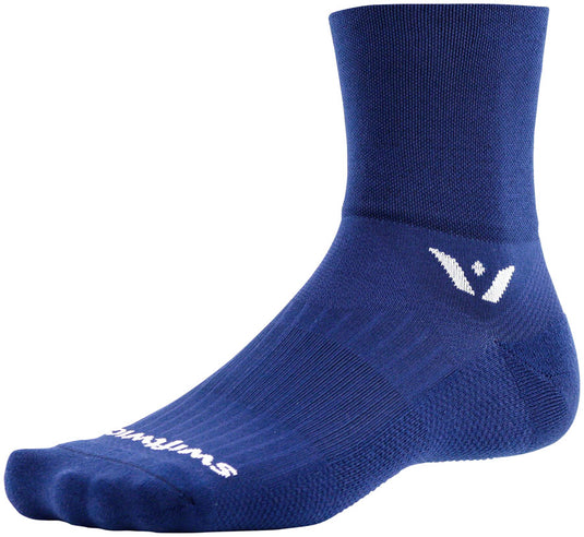 Swiftwick-Aspire-Quarter-Crew-High-Socks-Socks-SK2577