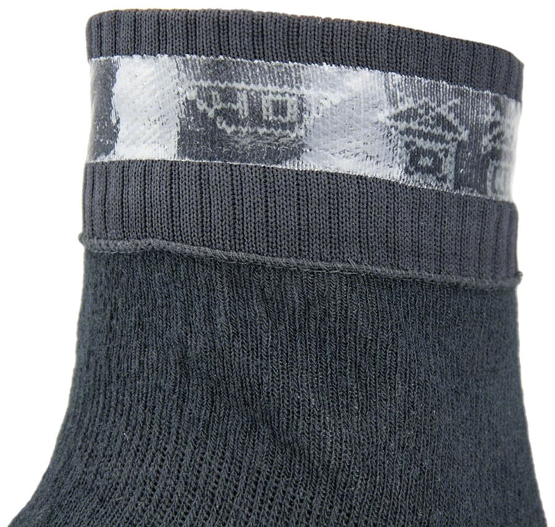 Load image into Gallery viewer, SealSkinz Mautby Waterproof Ankle Socks - Black/Gray, Large
