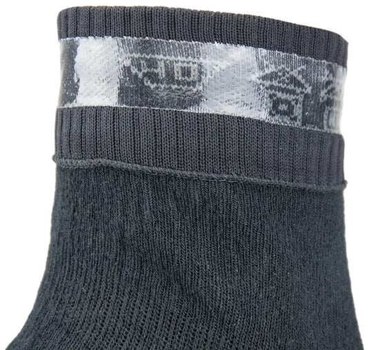 SealSkinz Mautby Waterproof Ankle Socks - Black/Gray, Large