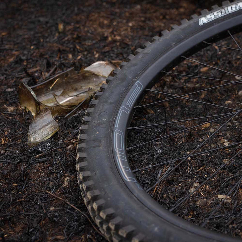 Load image into Gallery viewer, Stans No Tubes Flow MK4 Rim 27.5'', Holes: 32, Black
