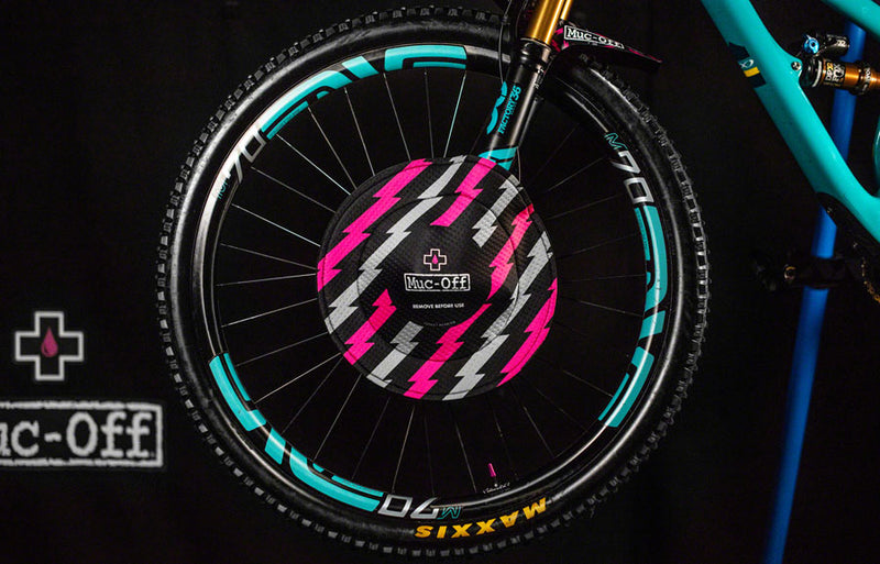Load image into Gallery viewer, Muc-Off Disc Brake Covers, Black/Pink Fits All MTB &amp; Road Rotors
