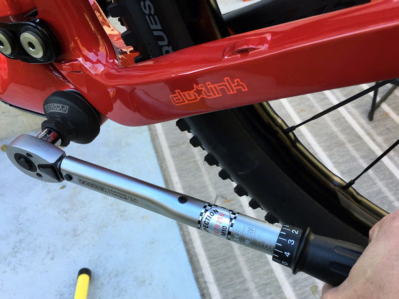 Load image into Gallery viewer, Pedro&#39;s External Bottom Bracket Socket Tool For 16-Notch External Bearing BB Cup
