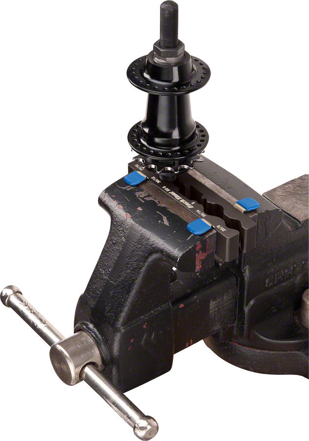 Load image into Gallery viewer, Park Tool AV-5 Axle/Spindle Vise Inserts 5 9 10 12 14 20 25 30 &amp; 36mm Openings
