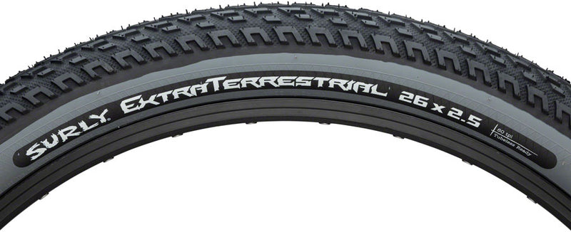 Load image into Gallery viewer, Surly ExtraTerrestrial Tire 26 x 2.5 Tubeless Folding Black/Slate 60tpi
