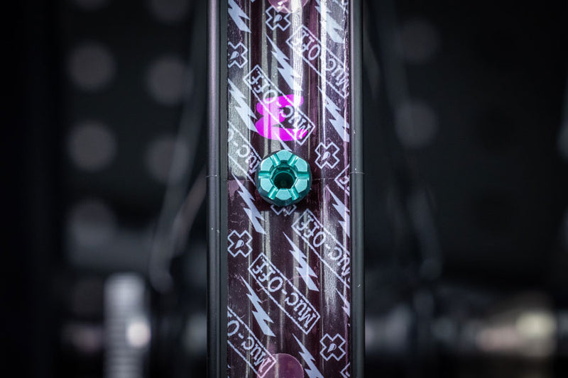 Load image into Gallery viewer, Muc-Off Tubeless Valve V2 Tubeless Valve, Presta, 44mm, Turquoise, Pair
