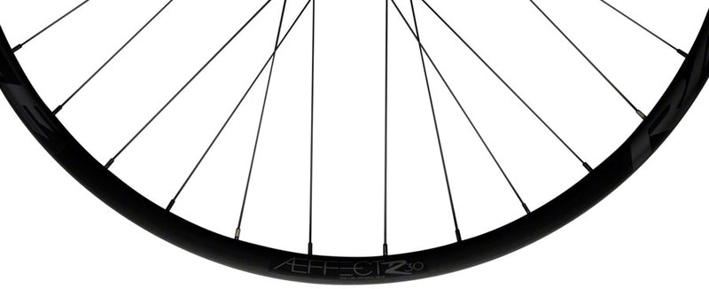 Load image into Gallery viewer, RaceFace Aeffect R 29in Front Wheel 15x110mm 28H 6-Bolt Disc Black Road Bike
