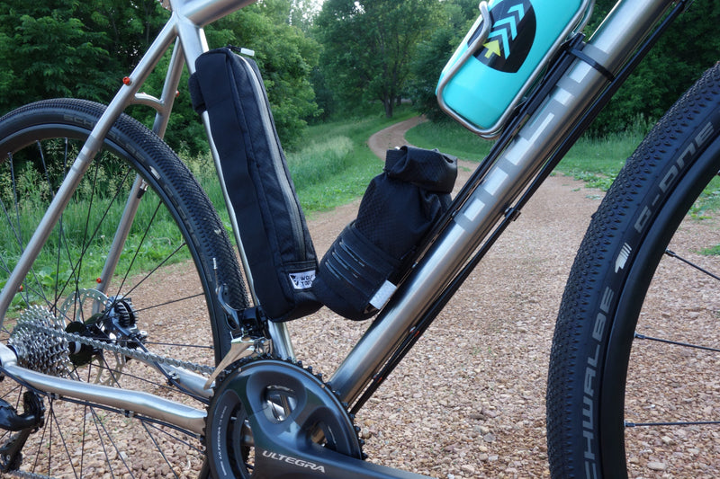 Load image into Gallery viewer, Wolf Tooth Components B-RAD Pump Bag Black For Bike Frame Pumps
