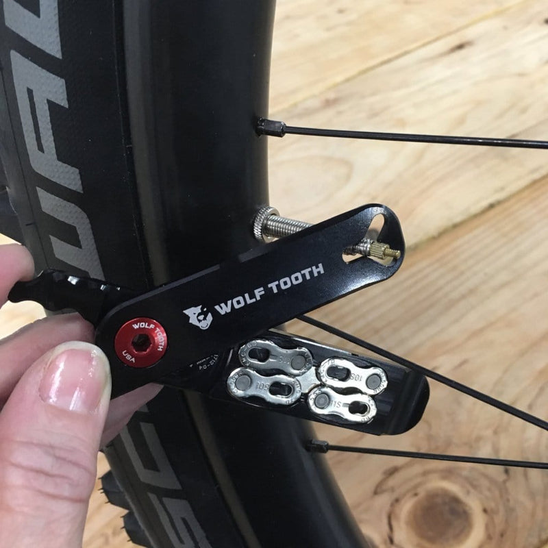 Load image into Gallery viewer, Wolf Tooth 7075-T6 Aluminum Master Link Combo Pliers with Orange Bolt - Lightweight Multi-Tool for Chain Master Links, Tire Levers, Presta Valve &amp; Tire Stem Wrench, Bike Maintenance &amp; Trail-Ready Accessory
